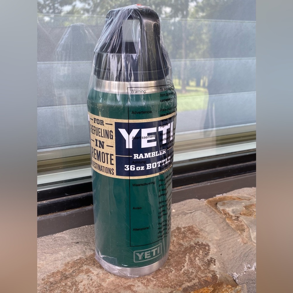 YETI Rambler 36oz Bottle in Forest Green